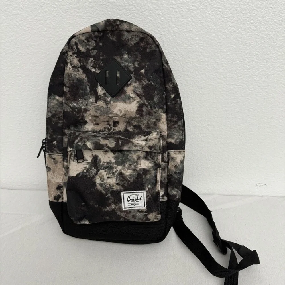 HERSCHEL Heritage Camp Shoulder Bag‎